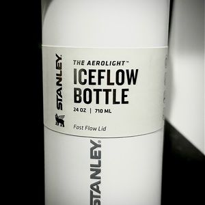 NWT Stanley IceFlow Fast Flow Bottle 24oz - ‘Polar’ White